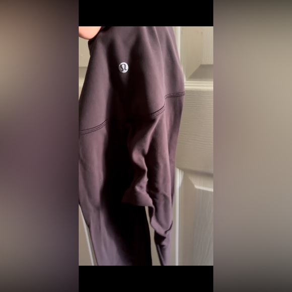 Lululemon aling , like new I only use it 2 times . - Picture 1 of 3